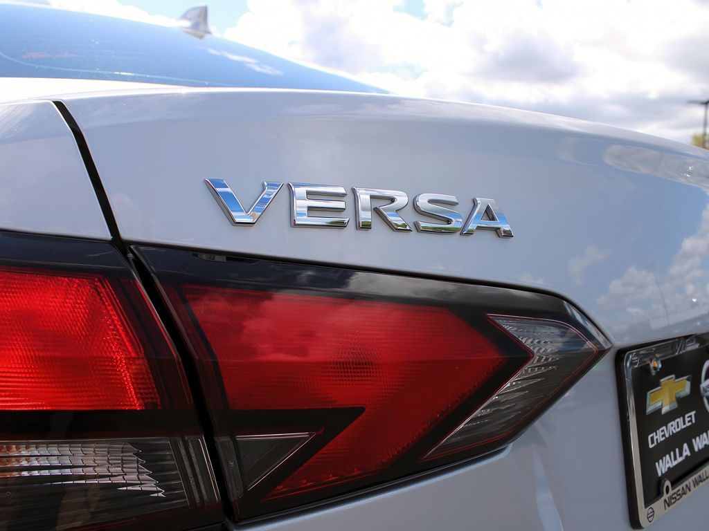 Vehicle image 30 of 33