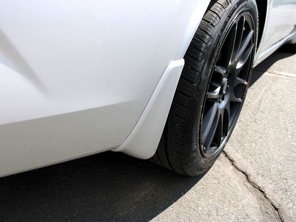 Vehicle image 28 of 33