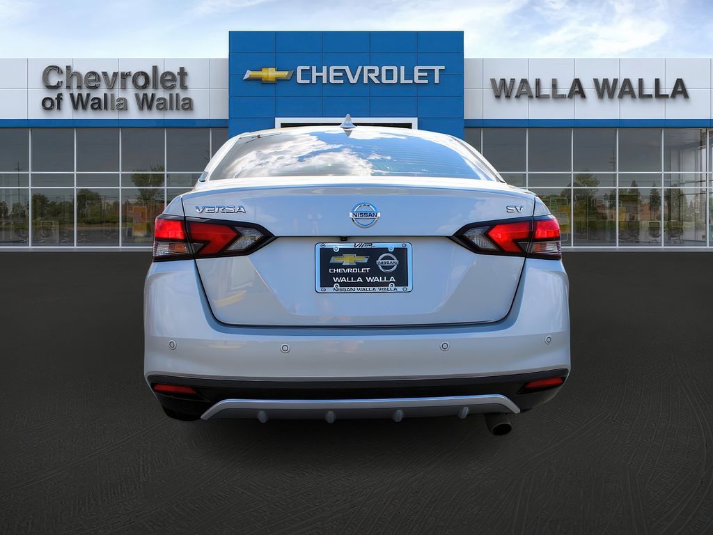Vehicle image 7 of 33