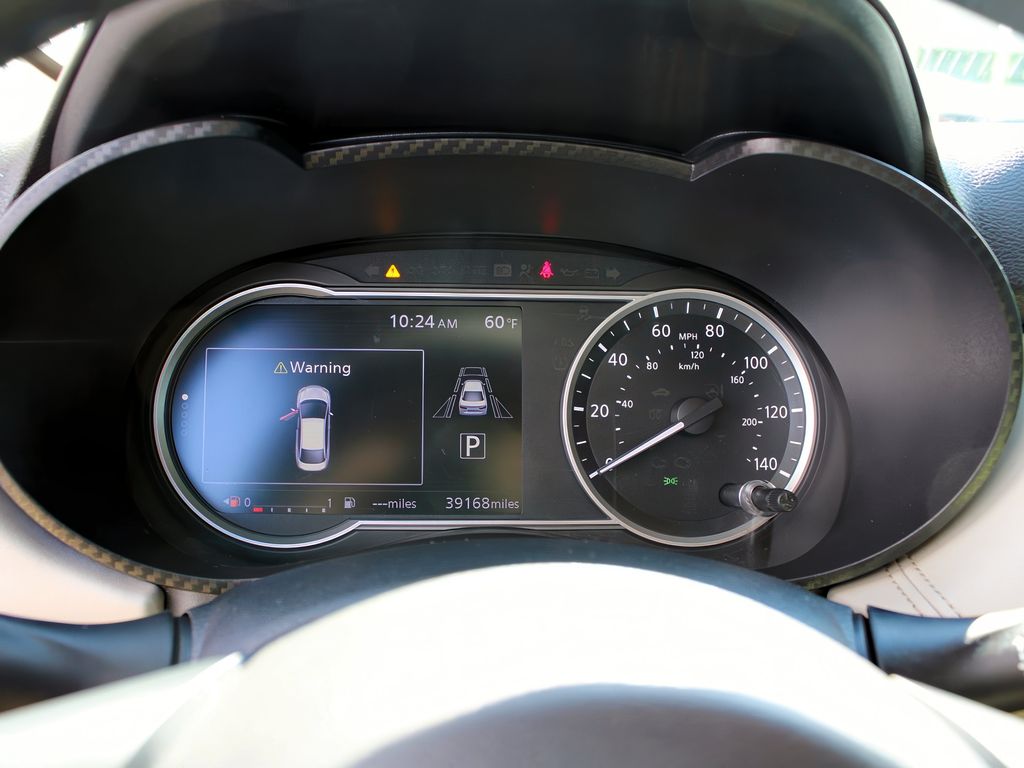 Vehicle image 16 of 33