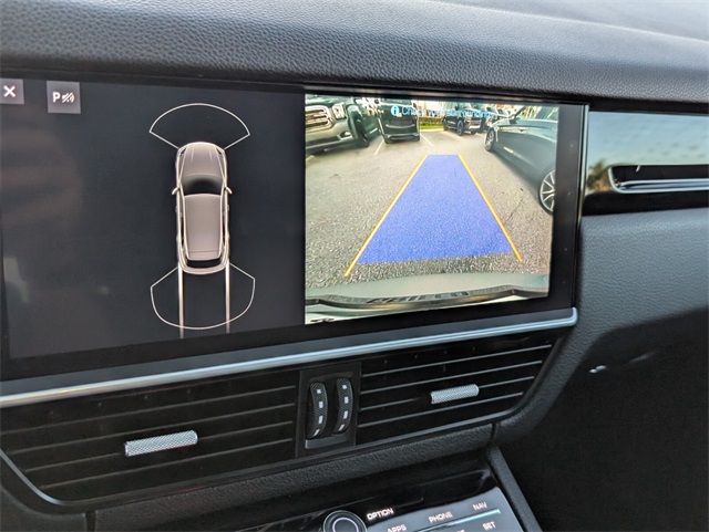 Vehicle image 15 of 22