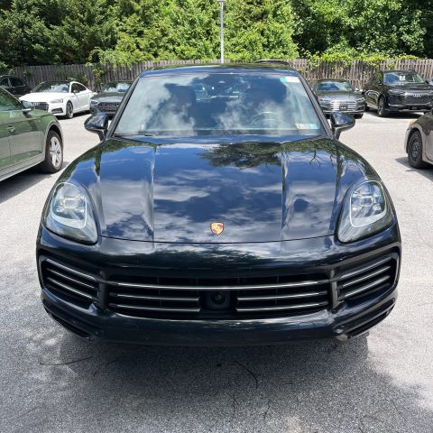 2020 Porsche Cayenne Base Image 2 of 11