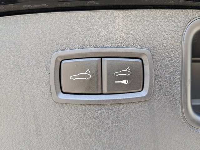 Vehicle image 20 of 37