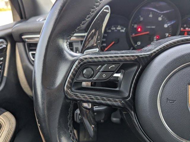 Vehicle image 33 of 37