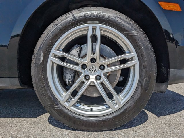 Vehicle image 17 of 37