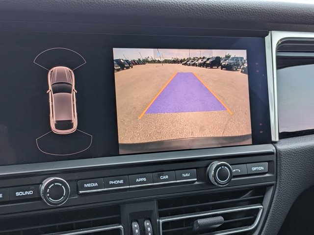 Vehicle image 29 of 37