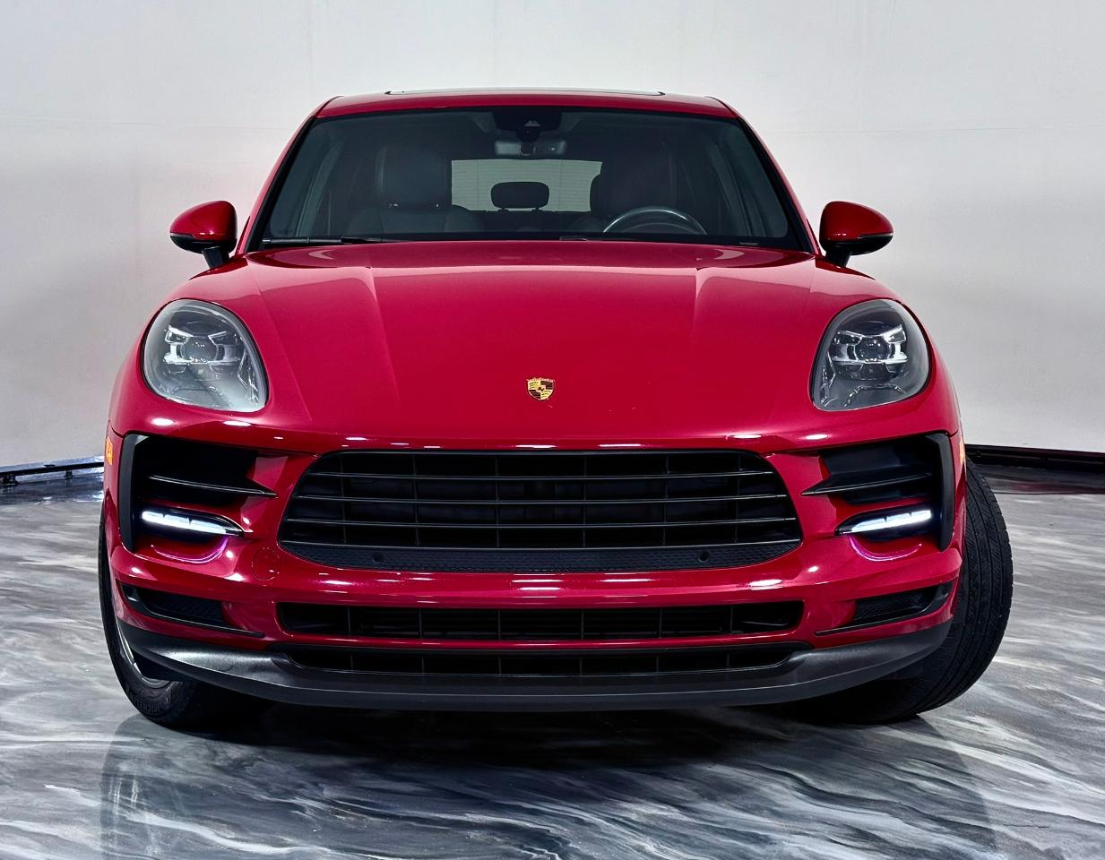 2020 Porsche Macan Base Image 2 of 51