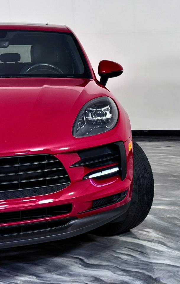 2020 Porsche Macan Base Image 3 of 51