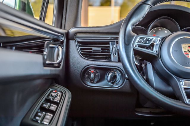 2020 Porsche Macan S Image 54 of 56