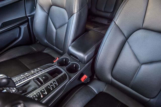 2020 Porsche Macan S Image 37 of 56