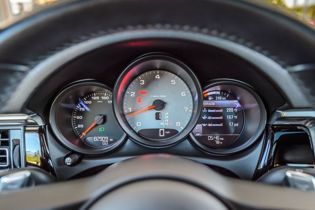2020 Porsche Macan S Image 28 of 56