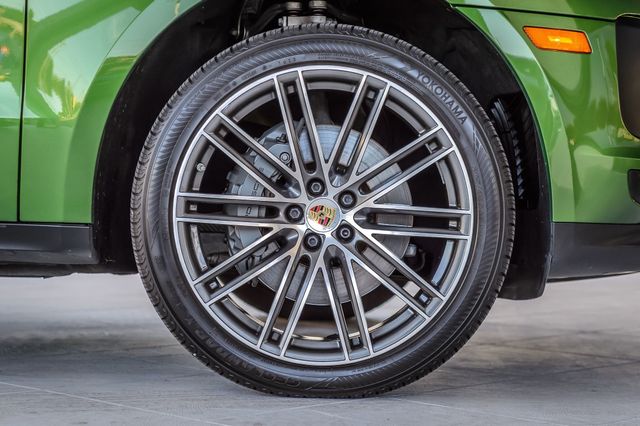 2020 Porsche Macan S Image 15 of 56