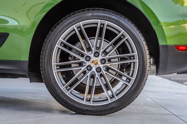 2020 Porsche Macan S Image 14 of 56
