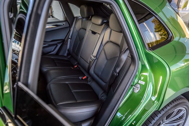 2020 Porsche Macan S Image 20 of 56