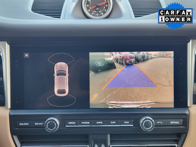 Vehicle image 21 of 30