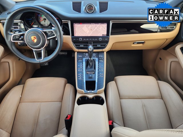 Vehicle image 17 of 30