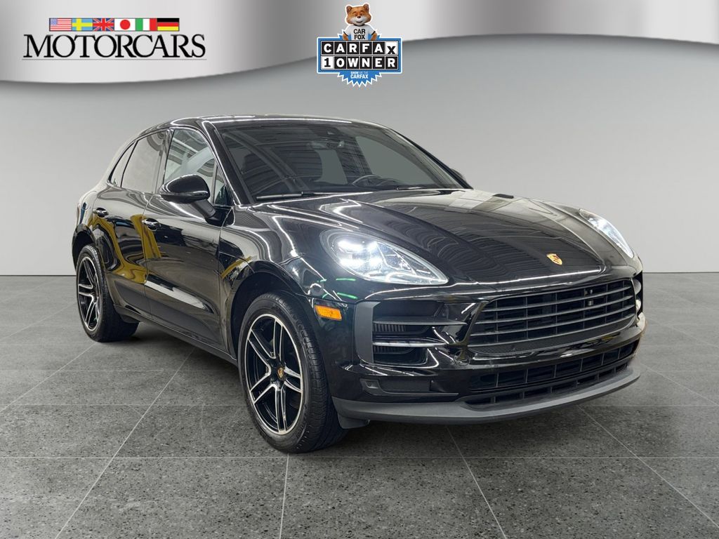 2020 Porsche Macan S Image 2 of 37