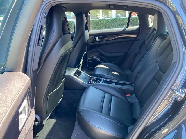 2020 Porsche Panamera 4S Image 20 of 55