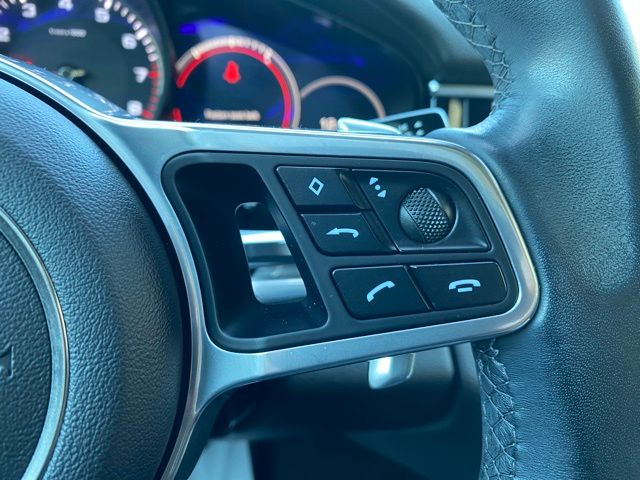 2020 Porsche Panamera 4S Image 41 of 55