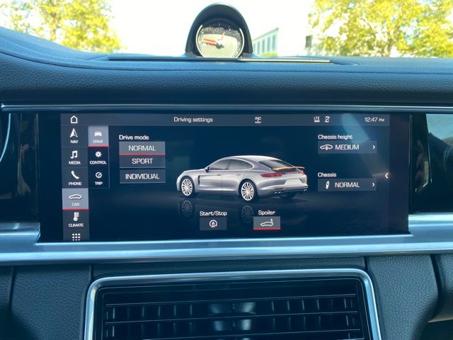 2020 Porsche Panamera 4S Image 33 of 55