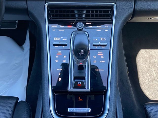 2020 Porsche Panamera 4S Image 36 of 55