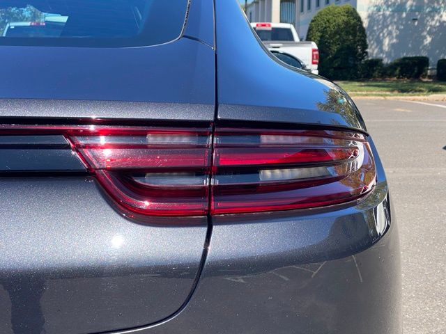 2020 Porsche Panamera 4S Image 18 of 55