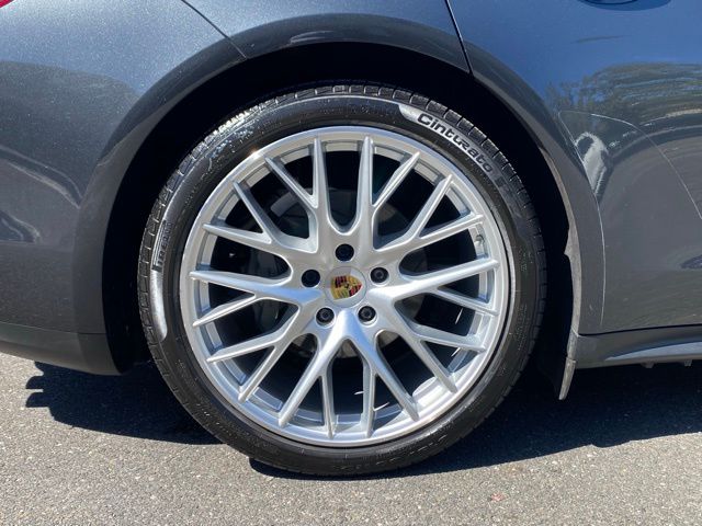 2020 Porsche Panamera 4S Image 12 of 55