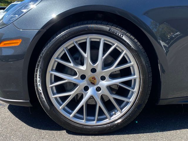 2020 Porsche Panamera 4S Image 14 of 55