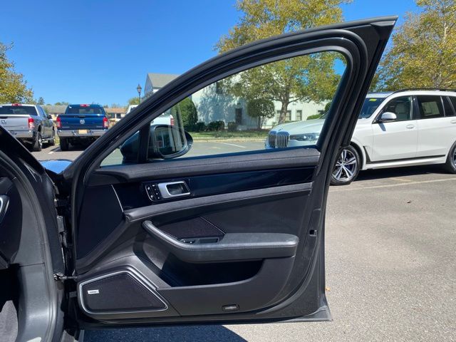 2020 Porsche Panamera 4S Image 26 of 55