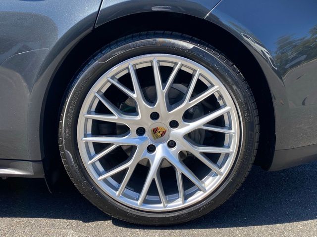2020 Porsche Panamera 4S Image 13 of 55