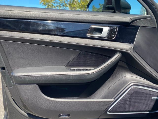 2020 Porsche Panamera 4S Image 37 of 55