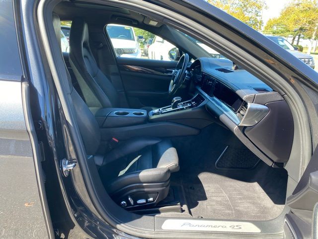 2020 Porsche Panamera 4S Image 23 of 55