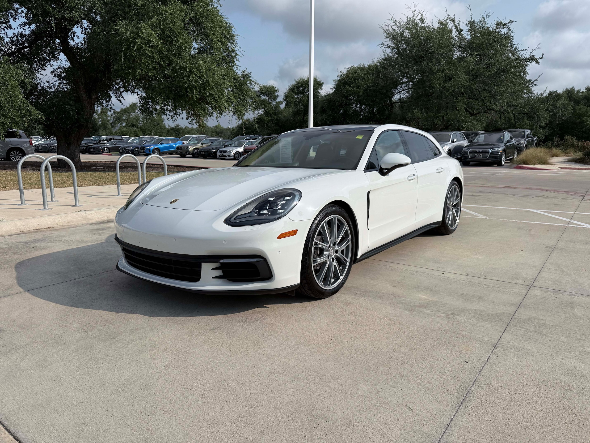 2020 Porsche Panamera 4 Image 2 of 21