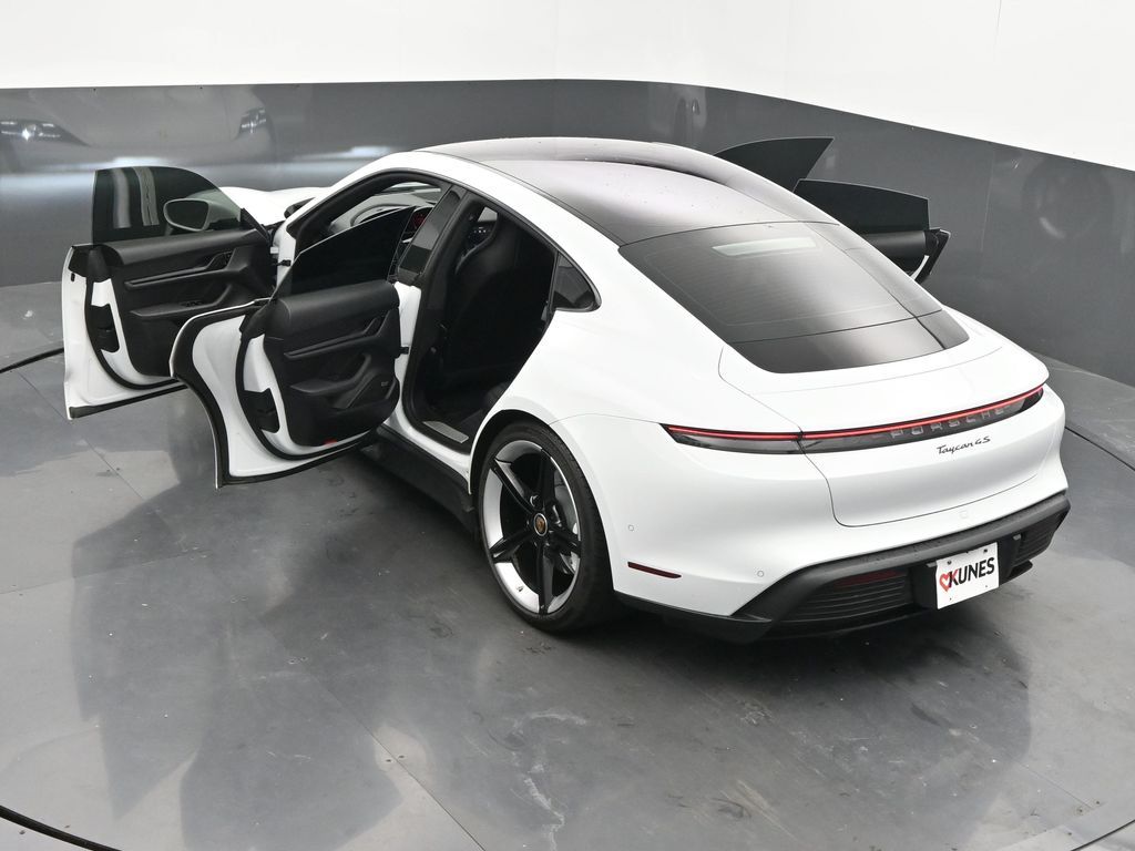 2020 Porsche Taycan 4S Image 35 of 73