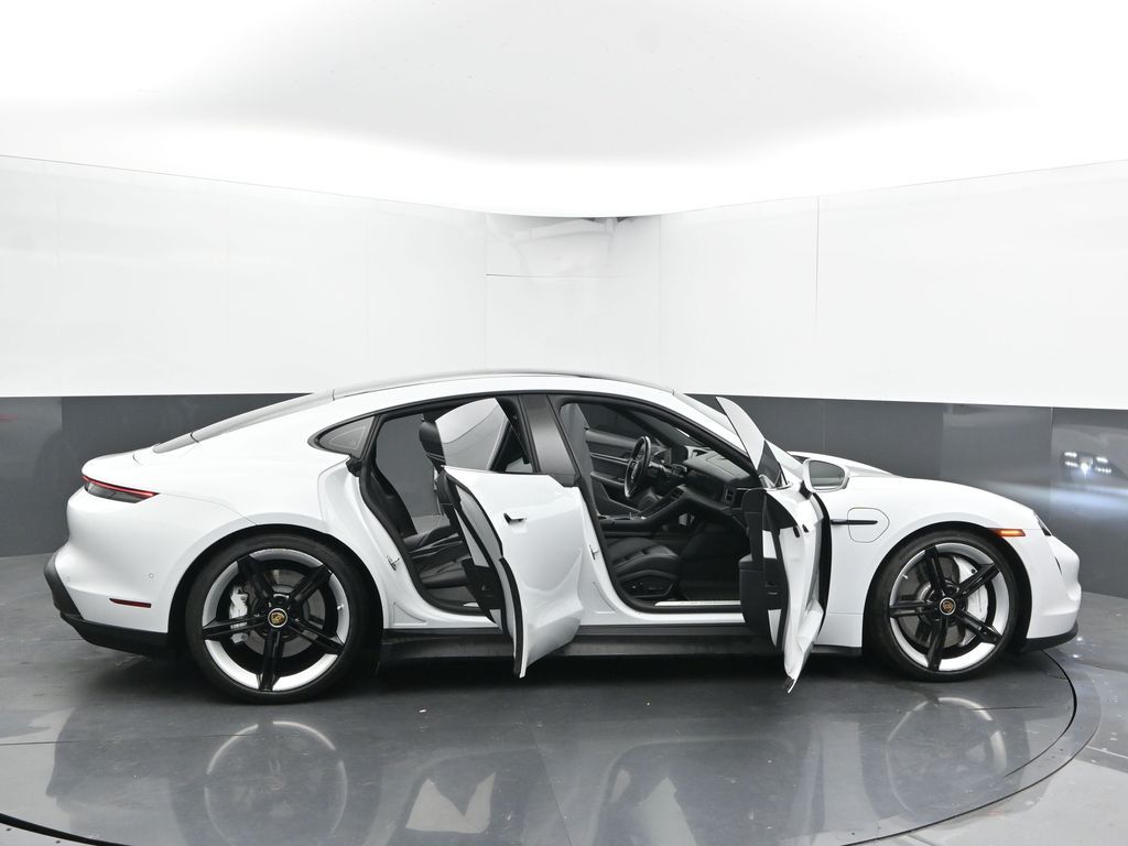 2020 Porsche Taycan 4S Image 43 of 73