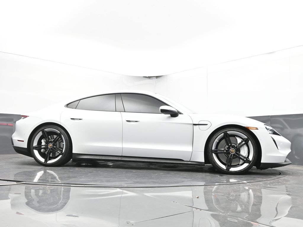 2020 Porsche Taycan 4S Image 18 of 73