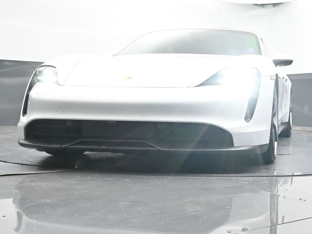 2020 Porsche Taycan 4S Image 40 of 73