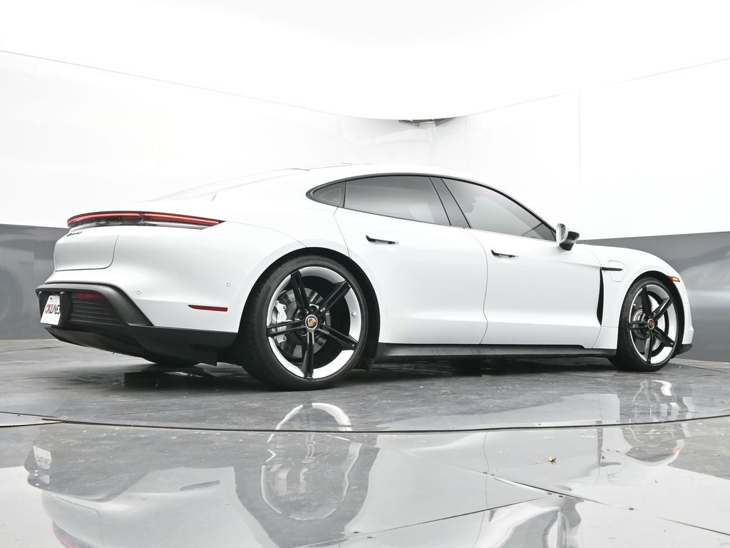 2020 Porsche Taycan 4S Image 24 of 73