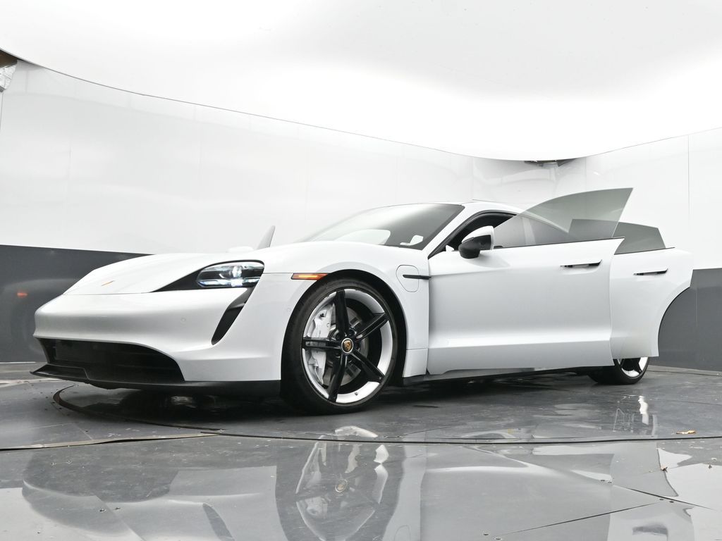 2020 Porsche Taycan 4S Image 5 of 73