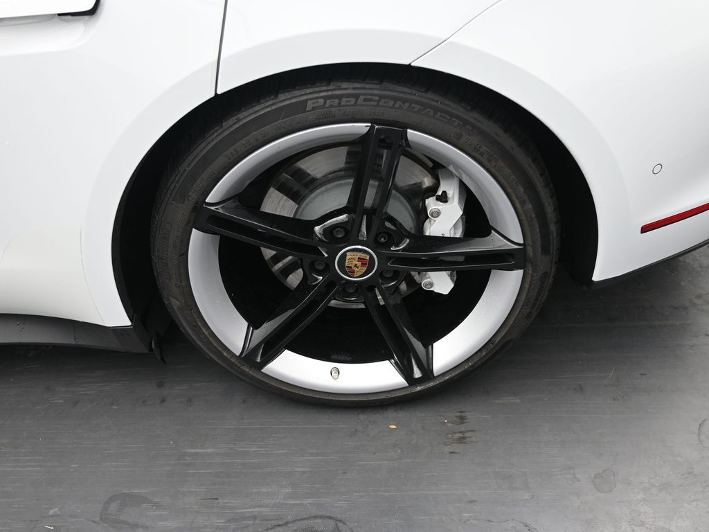 2020 Porsche Taycan 4S Image 39 of 73