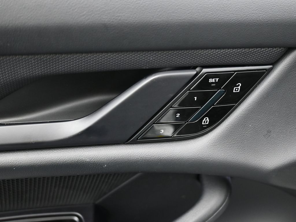 2020 Porsche Taycan 4S Image 55 of 73