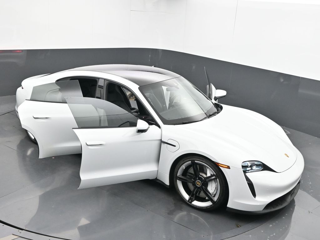 2020 Porsche Taycan 4S Image 13 of 73