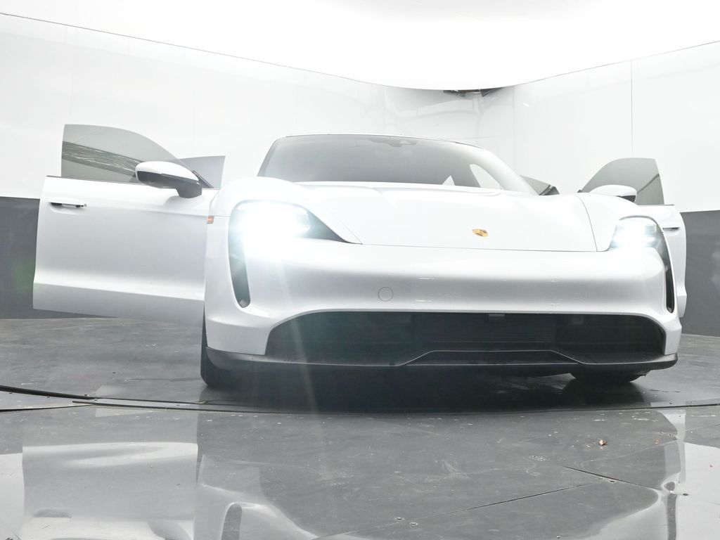 2020 Porsche Taycan 4S Image 20 of 73