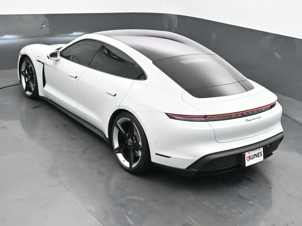 2020 Porsche Taycan 4S Image 34 of 73