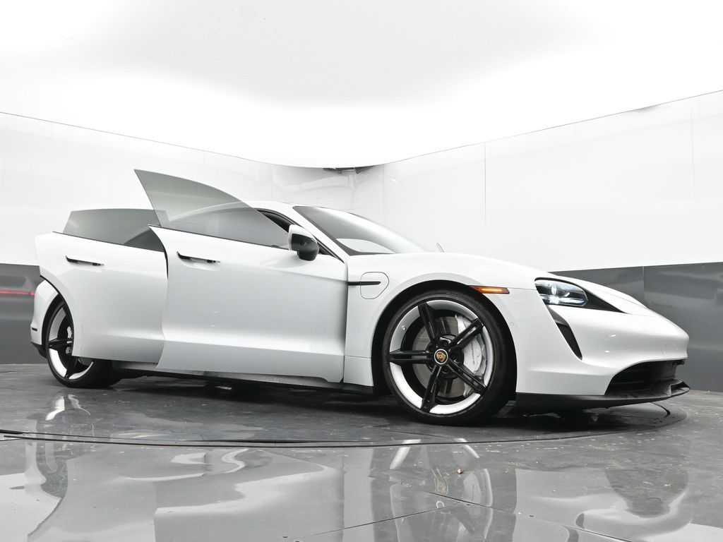 2020 Porsche Taycan 4S Image 9 of 73