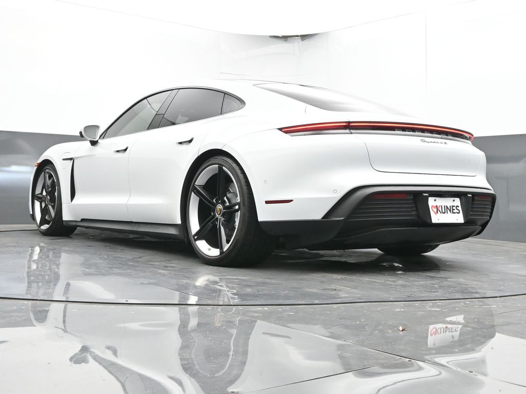 2020 Porsche Taycan 4S Image 33 of 73