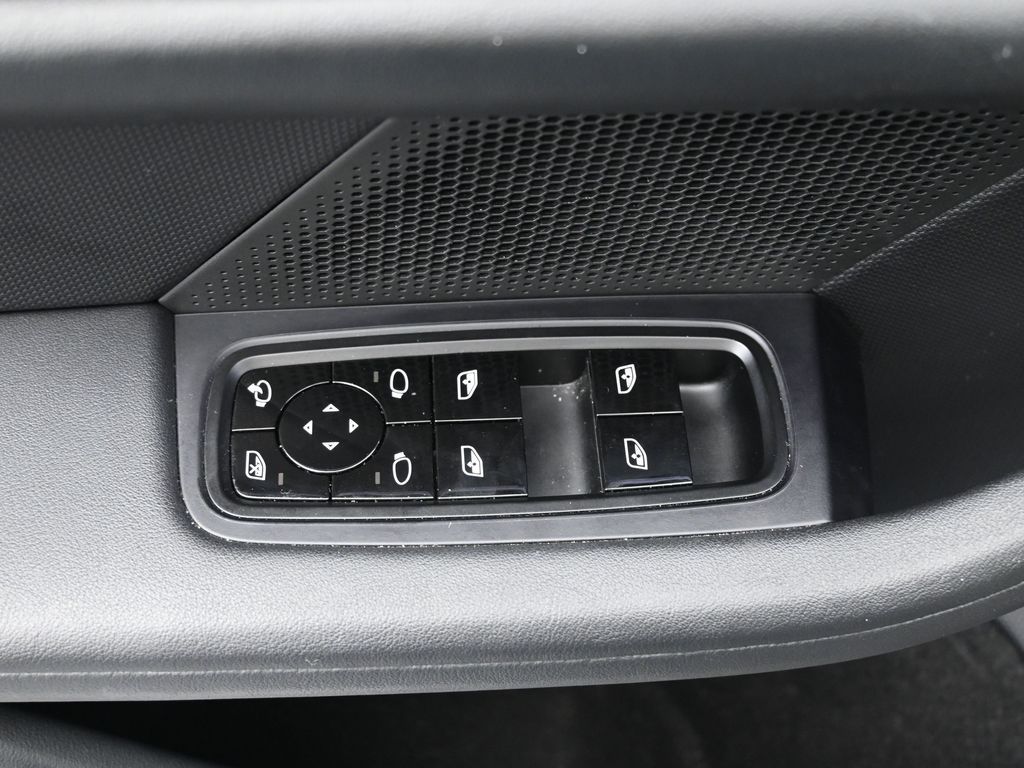 2020 Porsche Taycan 4S Image 57 of 73