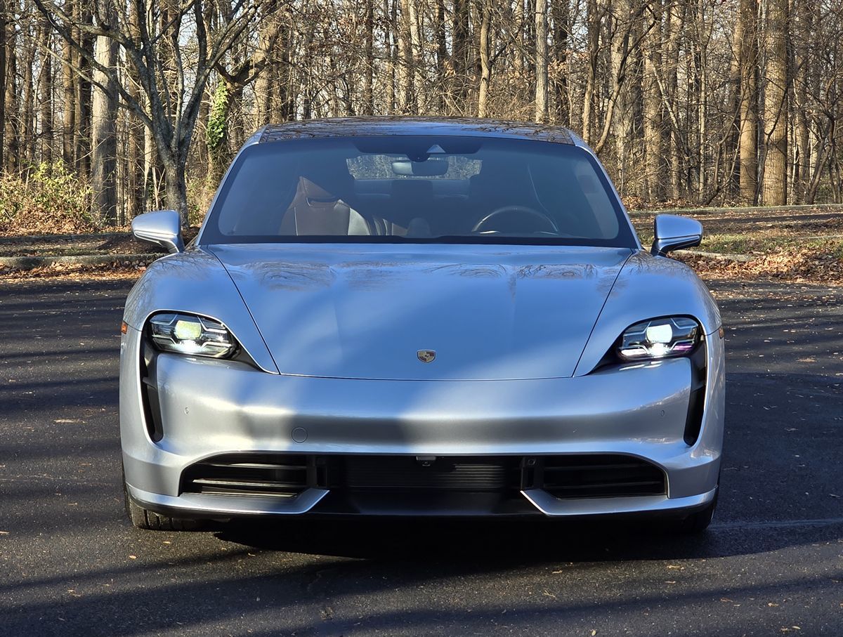 2020 Porsche Taycan Turbo Image 3 of 79