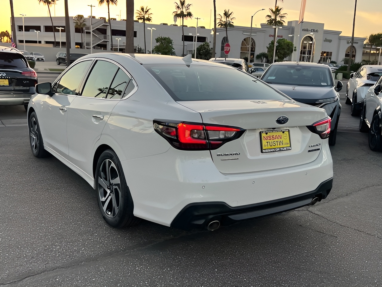 Vehicle image 33 of 34