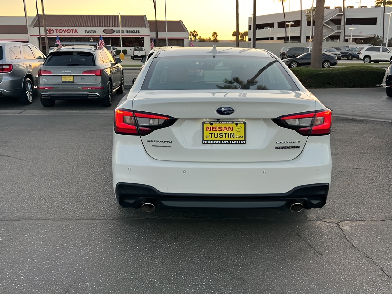 Vehicle image 32 of 34